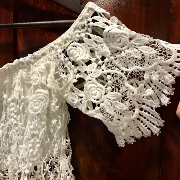 COPY - Lace Top - Picture 3 of 4